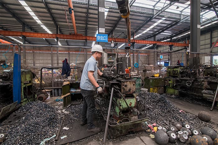 陕西网架配件-螺栓球加工车间